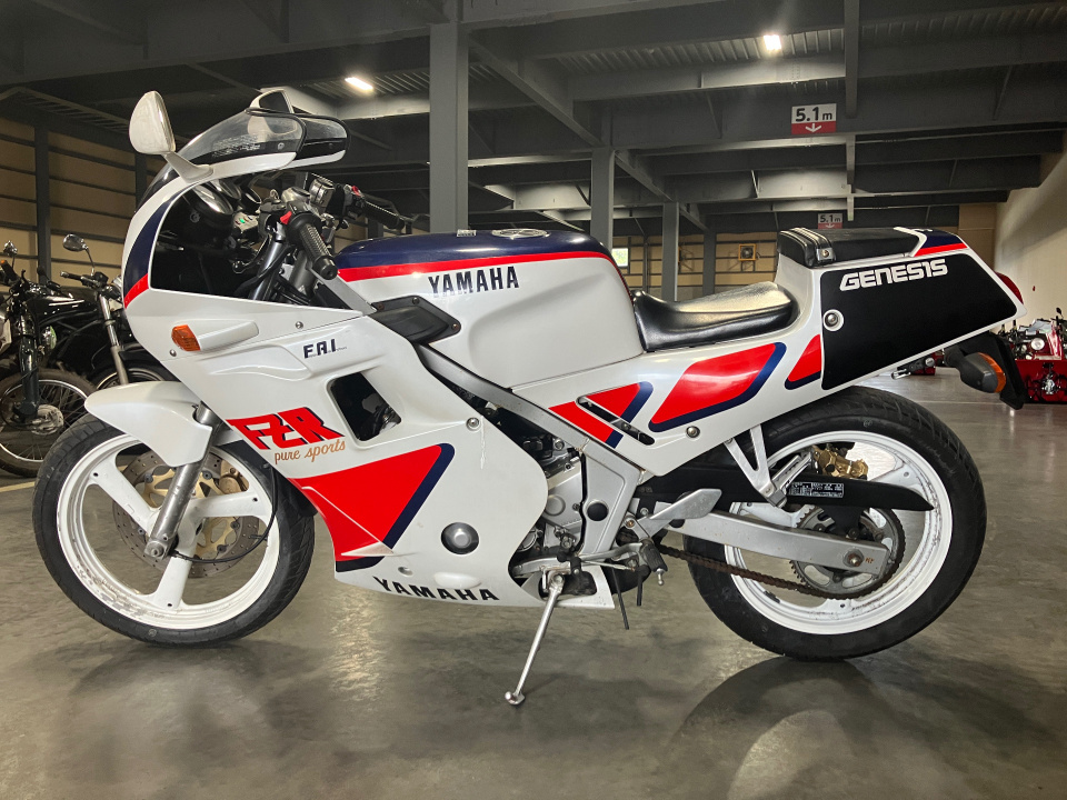 Yamaha FZR250 1987
