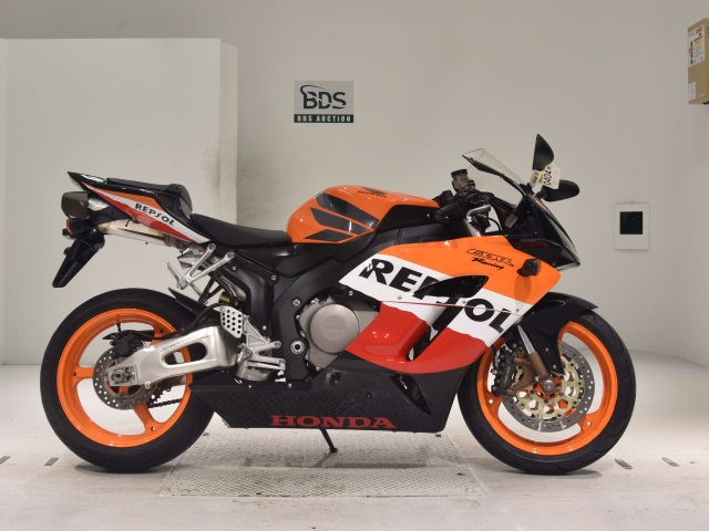Honda CBR1000RR 2005