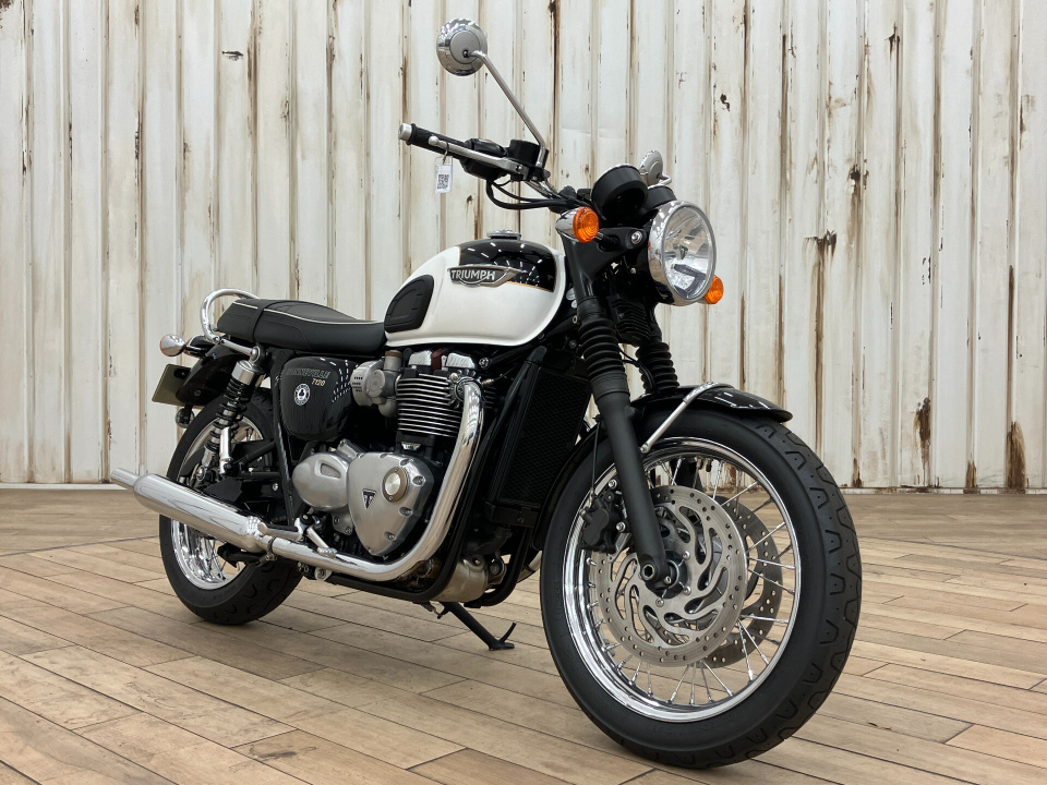 Triumph BONNEVILLE T120 2016