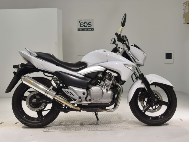 Suzuki GSR250