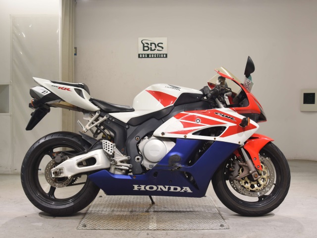 Honda CBR1000RR 2004
