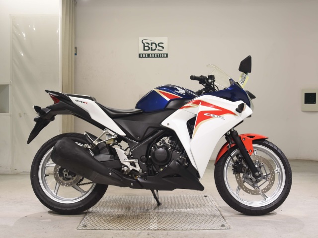 Honda CBR250R 2011
