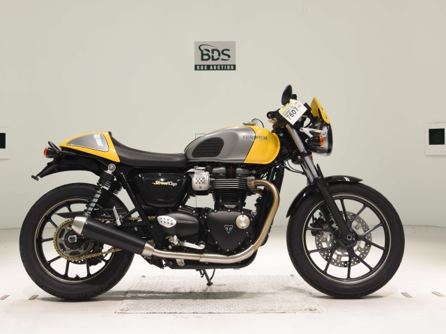 Triumph ｽﾄﾘｰﾄｶｯﾌﾟ 2017