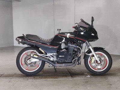 Kawasaki GPZ900R 1988