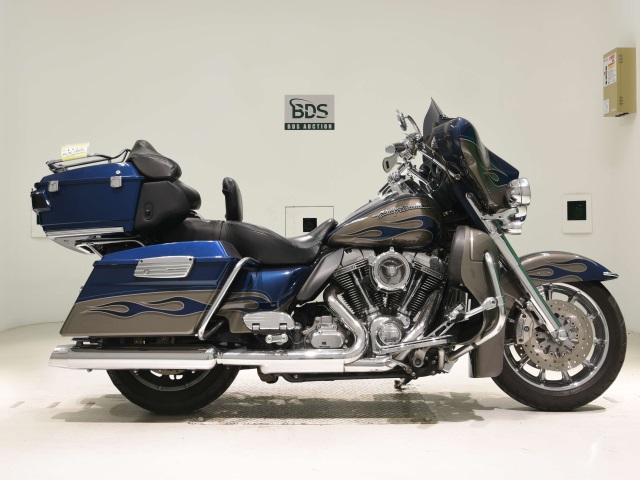 HD FLHTCUSE1800 CVO 2009