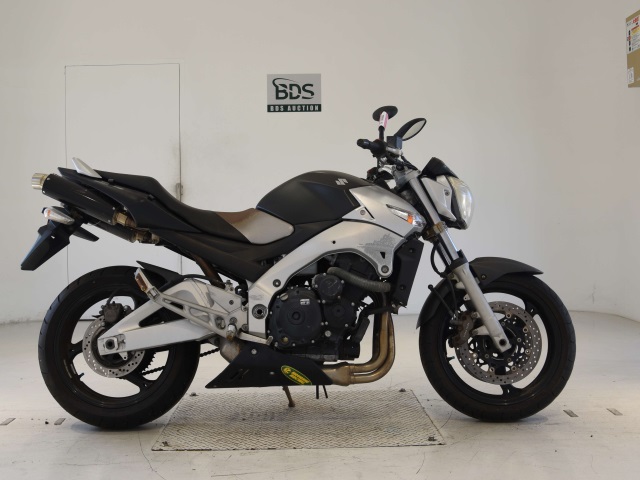 Suzuki GSR400 2006