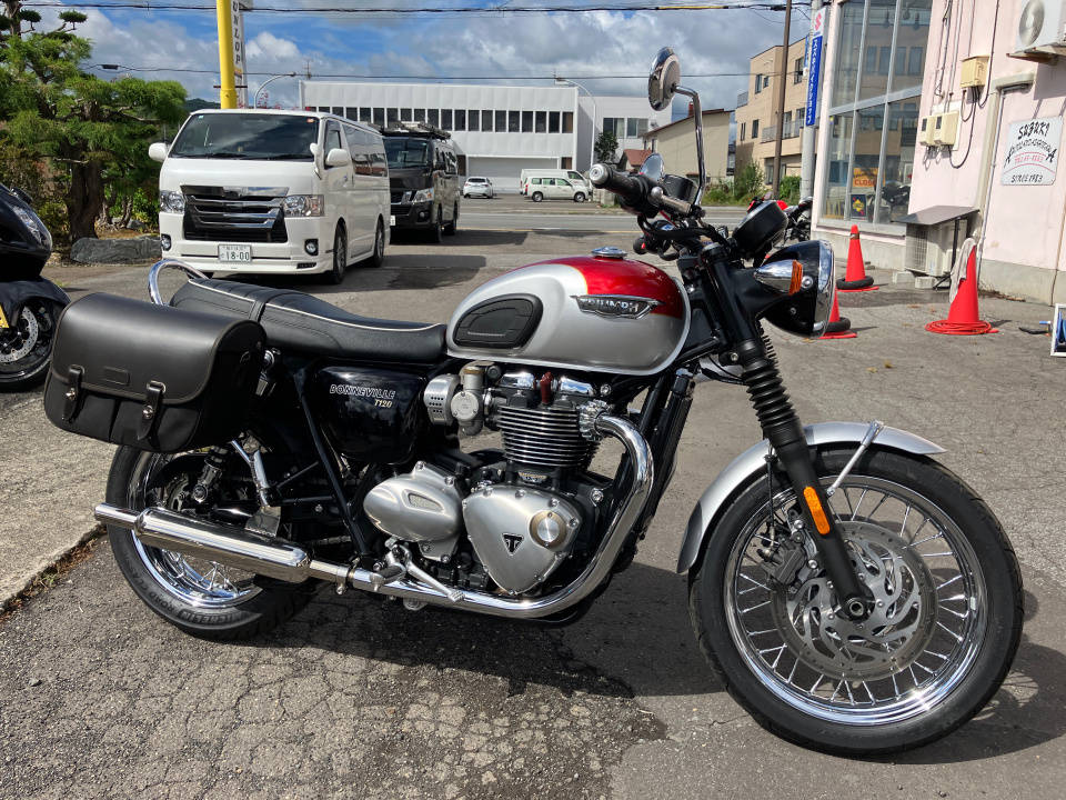 Triumph BONNEVILLE T120 2016