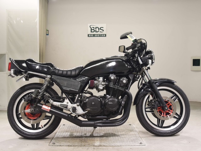 Honda HORNET CB900F 2023