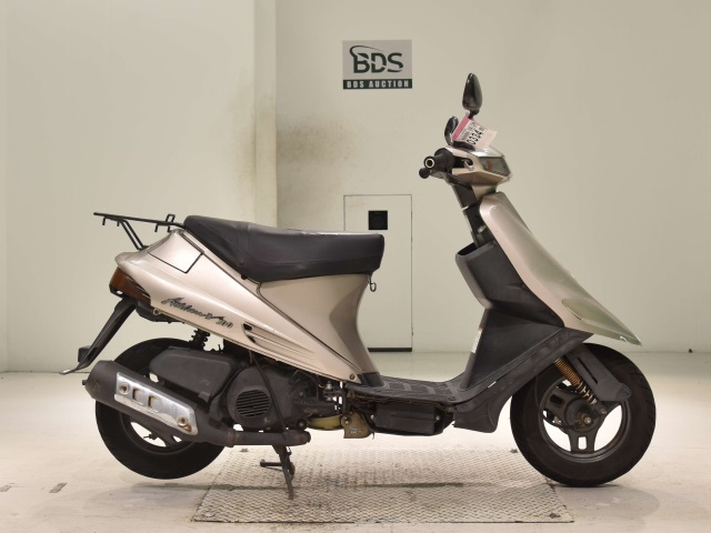 Suzuki ADDRESS V100