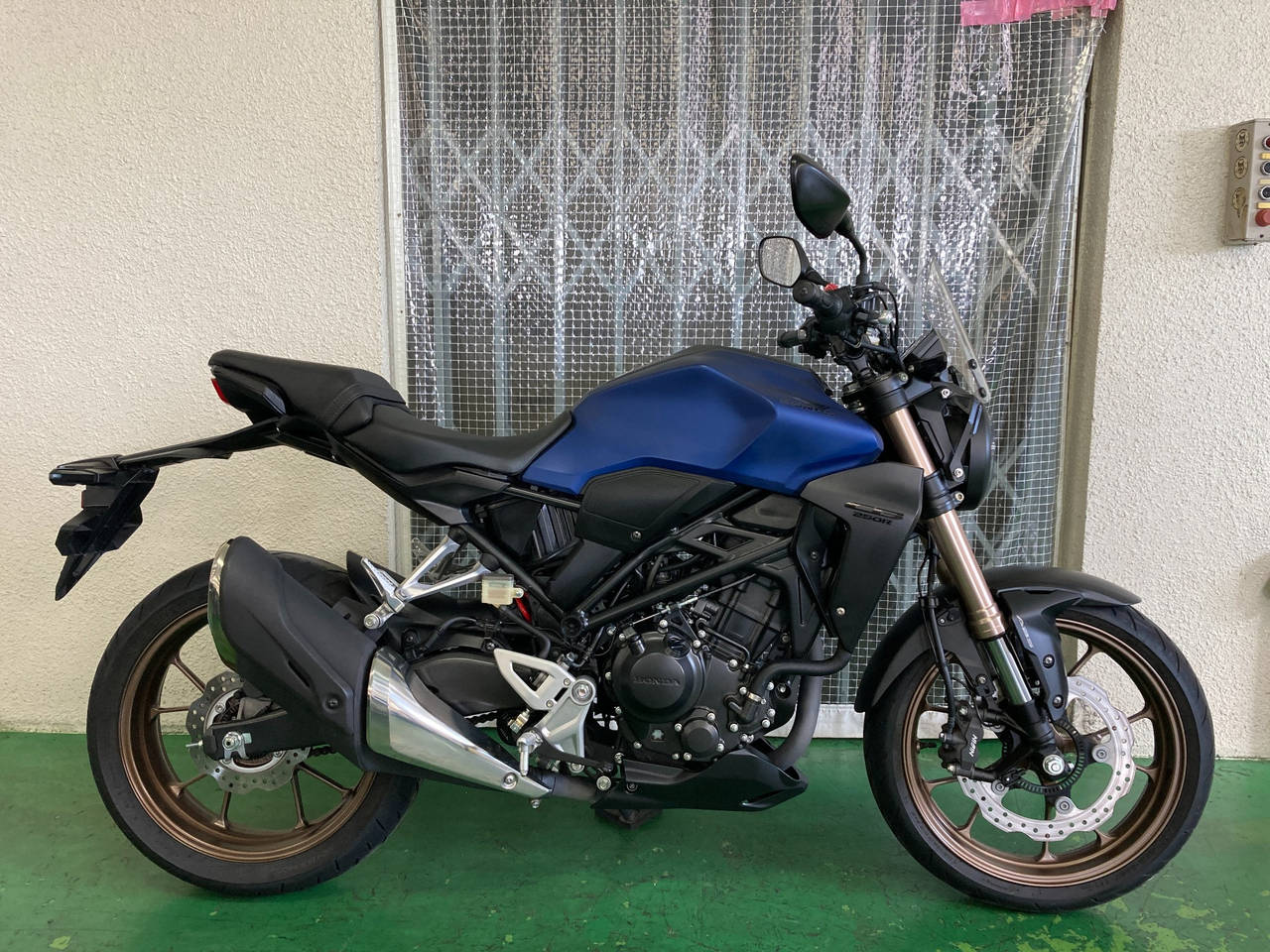 Honda CB250R 2019