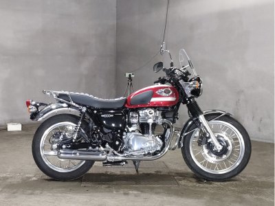 Kawasaki W800 2022