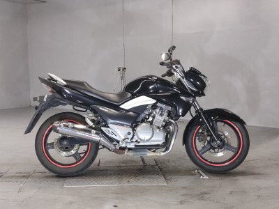 Suzuki GSR250
