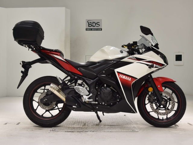 Yamaha YZF-R25 2016