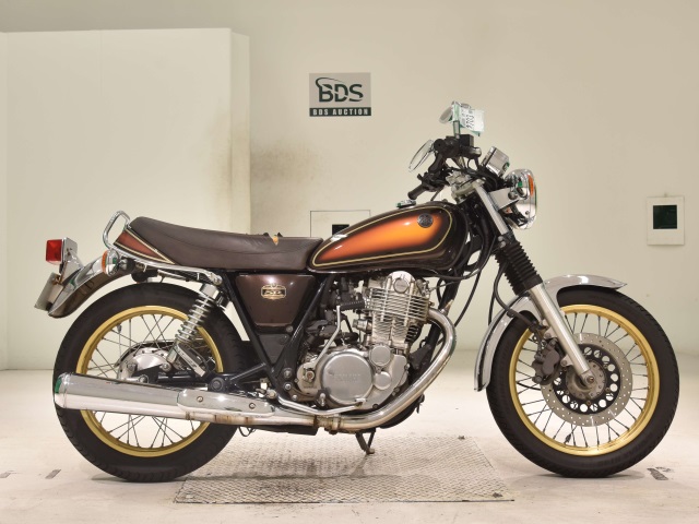 Yamaha SR400 2018