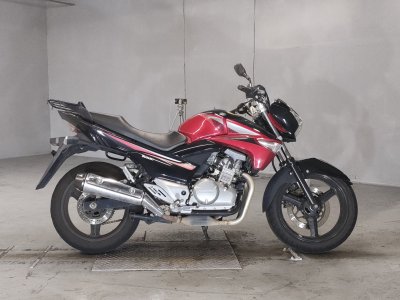 Suzuki GSR250