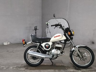 Suzuki MOMO-TAN