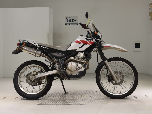 Yamaha SEROW XT250 2010