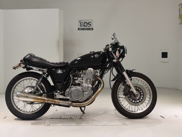 Yamaha SR400 2016