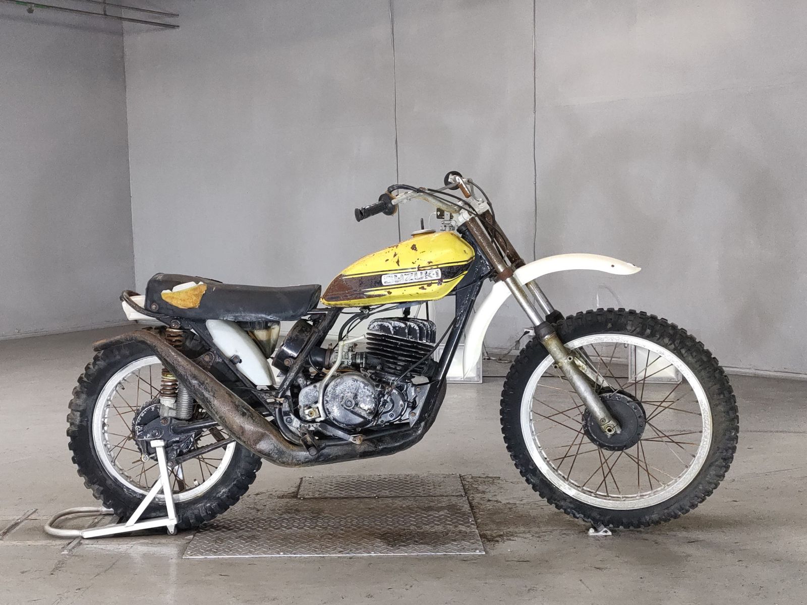 Suzuki tm400