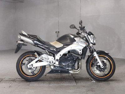 Suzuki GSR400