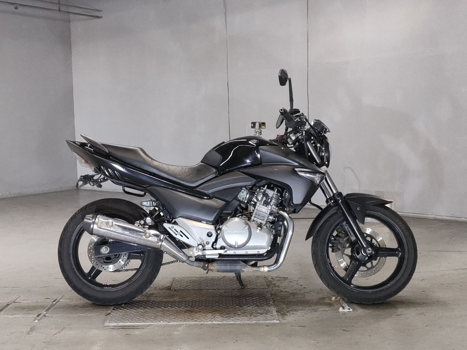 Suzuki GSR250
