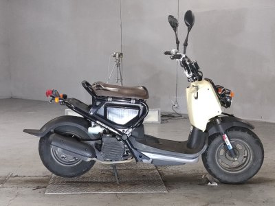 Honda ZOOMER 2011