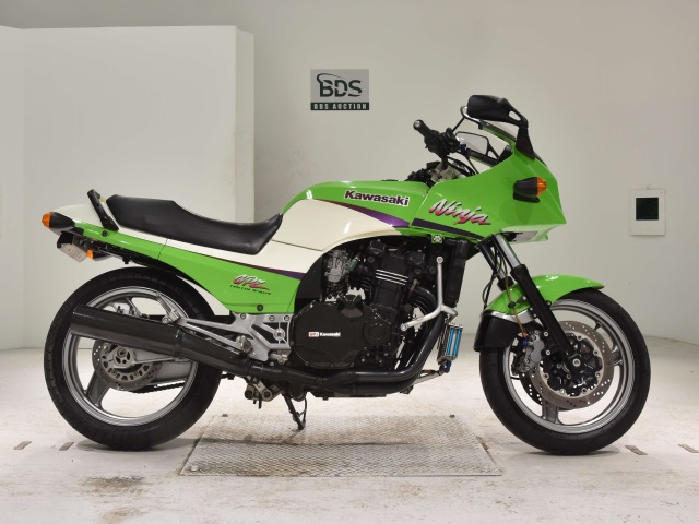 Kawasaki GPZ900R 1998