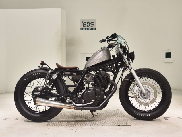 Yamaha SR400 2004