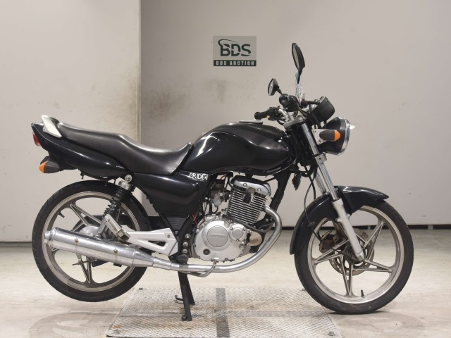 Suzuki EN125 2013