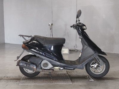 Suzuki ADDRESS V100