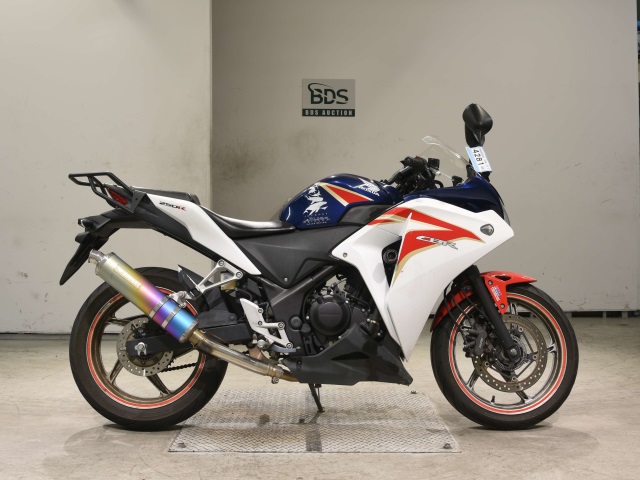 Honda CBR250R 2011