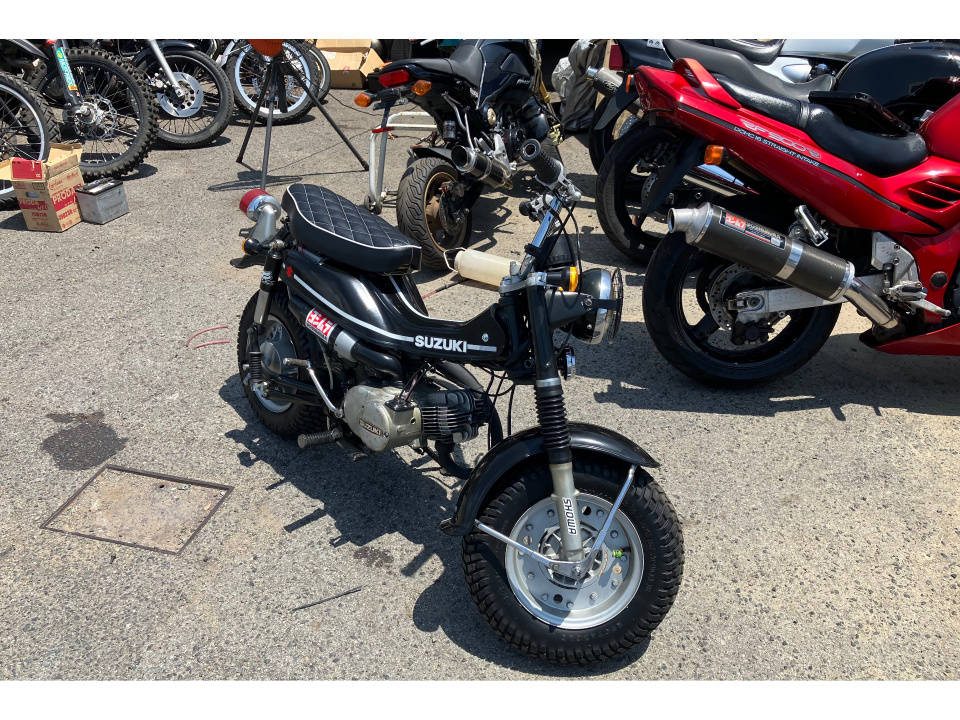 Suzuki van van75