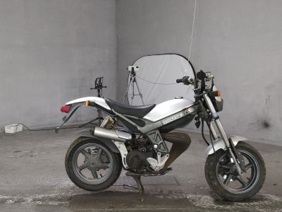 Suzuki STREET MAGIC