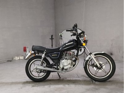 Suzuki GN125 2011