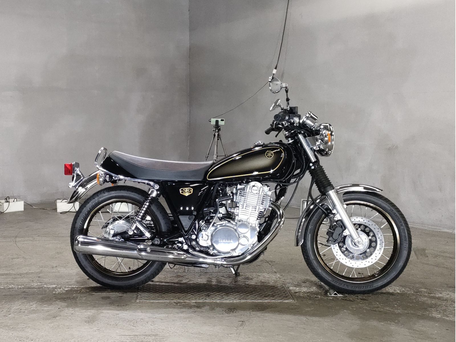 Yamaha SR400 2021