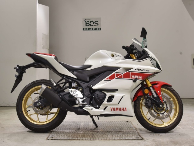 Yamaha YZF-R25A 2022