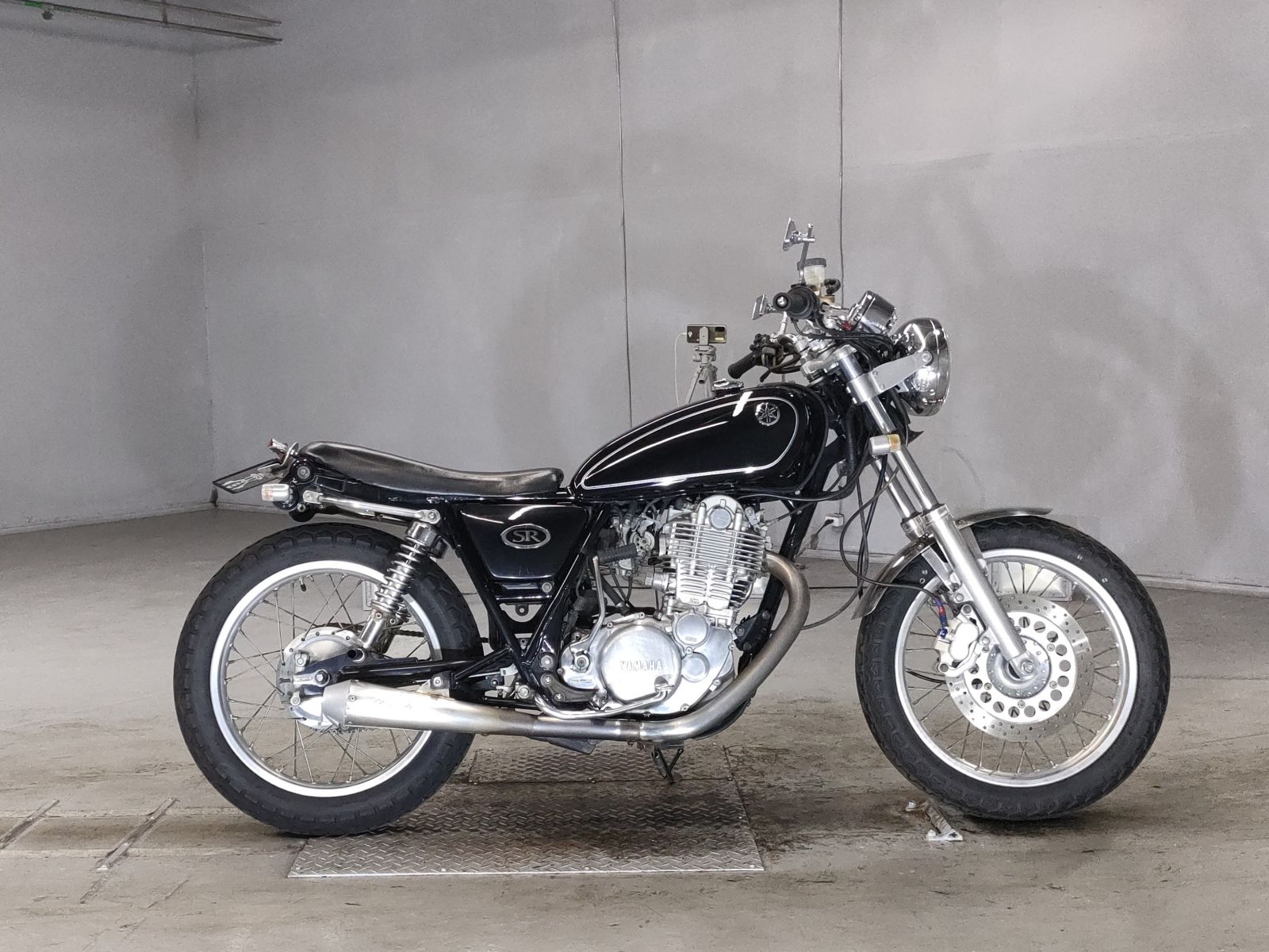 Yamaha SR400 2005