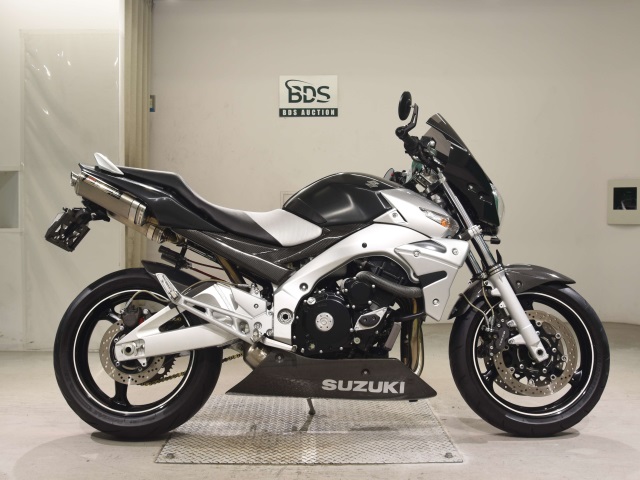 Suzuki GSR400 2007