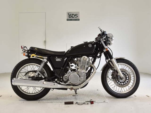 Yamaha SR400 2015