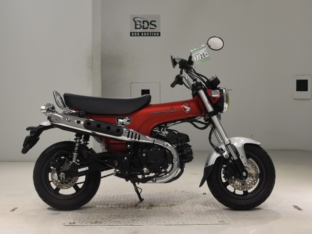 Honda DAX125 2022