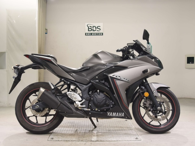 Yamaha YZF-R25 2016
