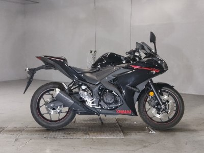 Yamaha YZF-R25 2015