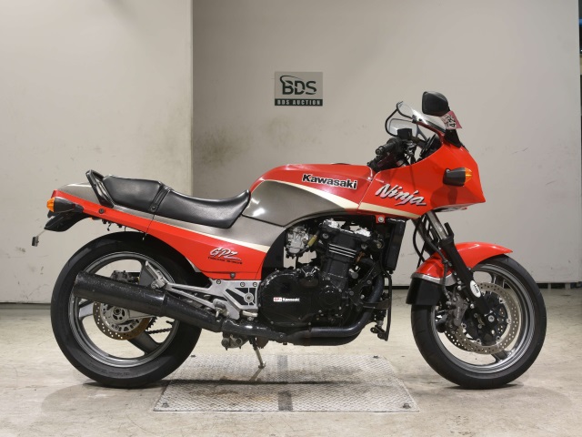 Kawasaki GPZ900R 2000