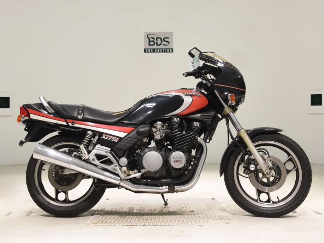 Yamaha XJ750E 1983