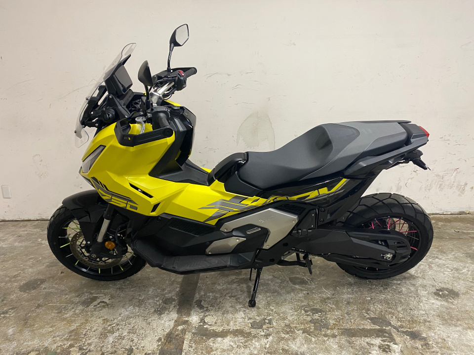 Honda X-ADV750 2025
