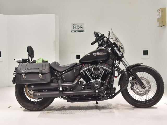HD STREETBOB FXBB1750 2020