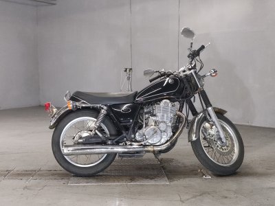 Yamaha SR400