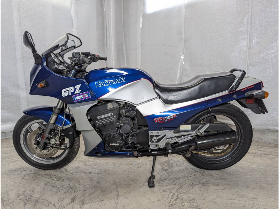 Kawasaki GPZ900R 1984