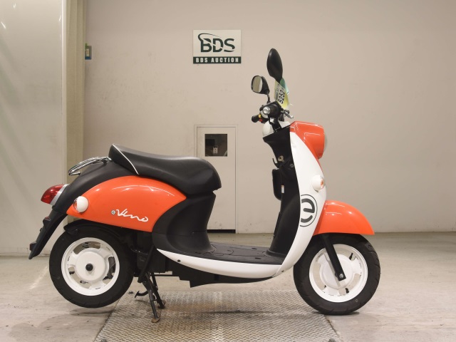 Yamaha E-VINO 2015