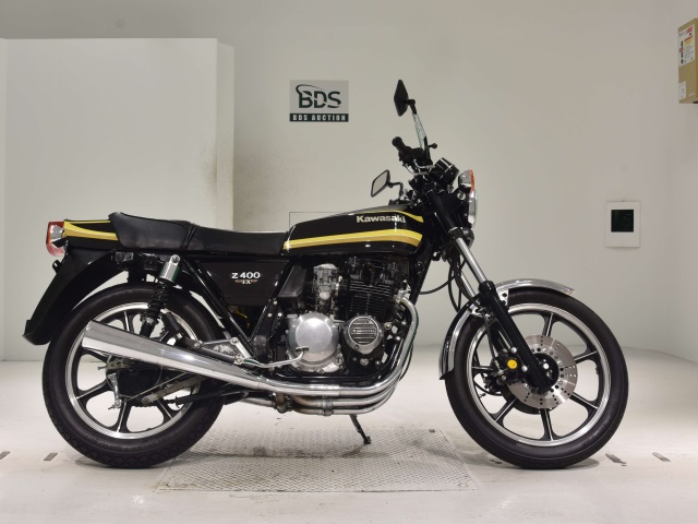 Kawasaki Z400J 2024
